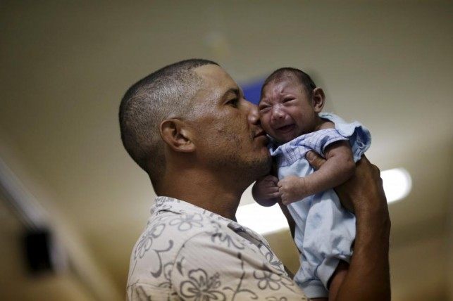 지카 바이러스 또는 티댑 백신이 브라질에서 선천성 이상을 일으키는가?