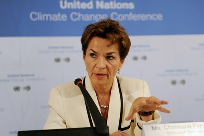 유엔 관리가 기후 변화 어젠다 뒤의 진실을 공개하다. (자동재생 주의)