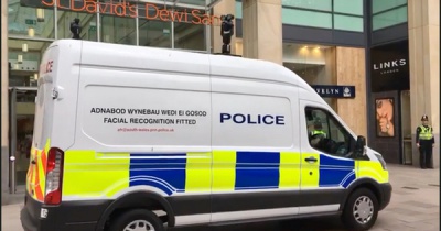 사우스 웨일즈 경찰이 얼굴 인식 소프트웨어를 이용한 첫 번째 체포에 성공하다.