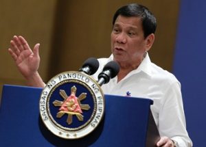 필리핀에 지원군을 파견한 미국과 지원 요청을 하지 않은 두테르테 정부