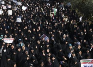 이란 최고지도자, “이란의 적들이 시위를 유발하고 있다”