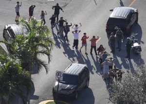 플로리다 고등학교 총격 단신 (1): CNN의 가짜 뉴스와 범인을 제압하지 않은 학교 경관