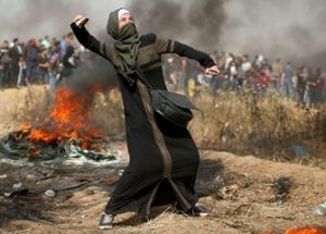 팔레스타인 시위대를 조준 사격한 이스라엘을 규탄하는 청원이 국제형사재판소에 제출되다
