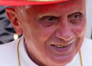 기독교의 위기를 경고하고 프란치스코 교황을 비판한 베네딕토 전 교황
