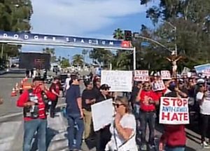 팩트 체크, ‘LA 다저스 구장의 성소수자 시구와 보이콧’